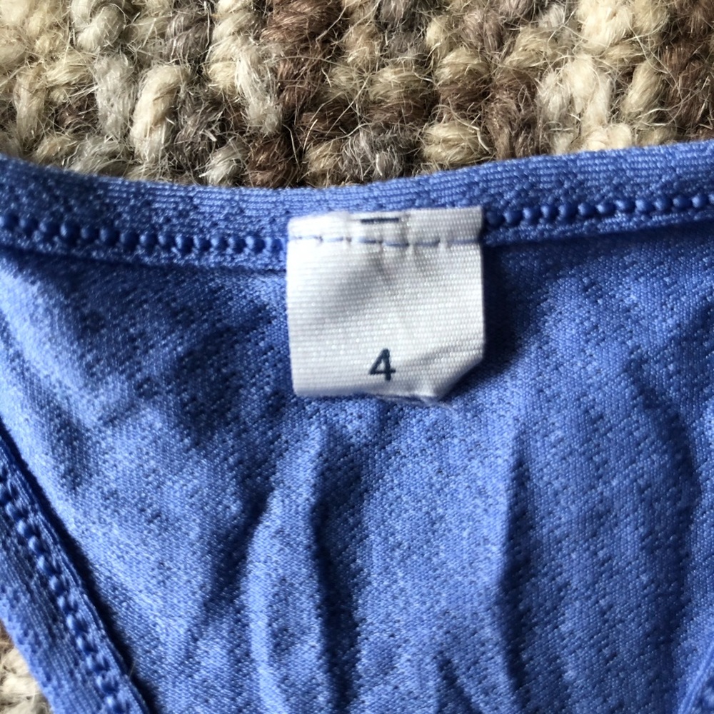 Lululemon tank - Picture 2 of 4